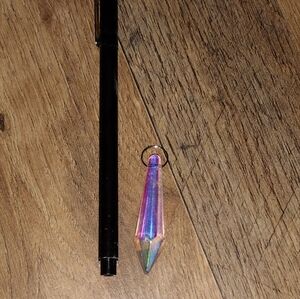 Acrylics point for fully customizable suncatcher. Watch me make 4 u on show